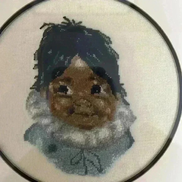 Framed Needlepoint | Vintage 50's indigenous baby  girl. - Picture 2 of 10